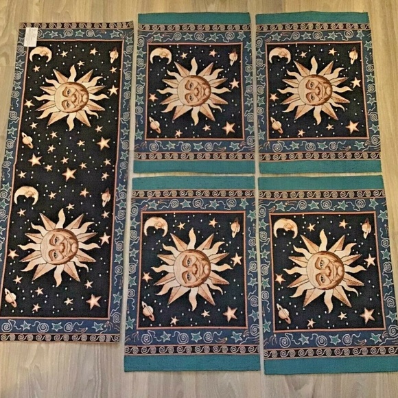Table Runner & 4 Napkins Sun and moon 5 PCS - Picture 1 of 2